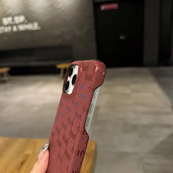 miumiu iphone17ケース 互換性