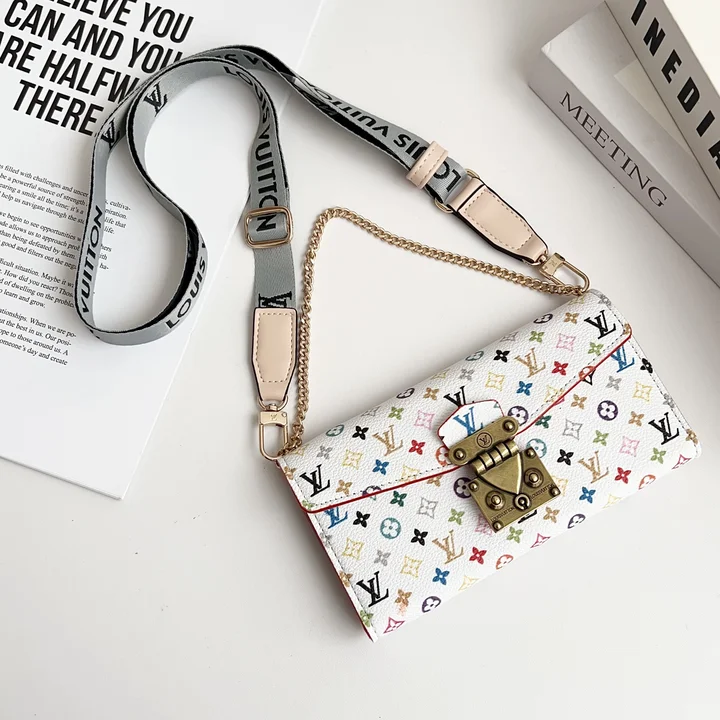 ルイヴィトンiphone17 airスマホカバー チェーン付き 手帳 型