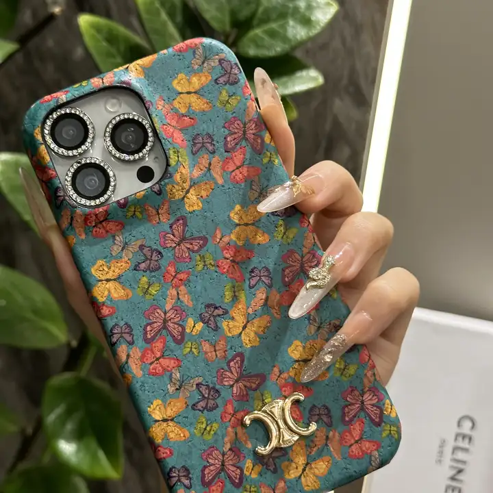 セリーヌ iphone 17pro4携帯 ケース 大人 かわいい