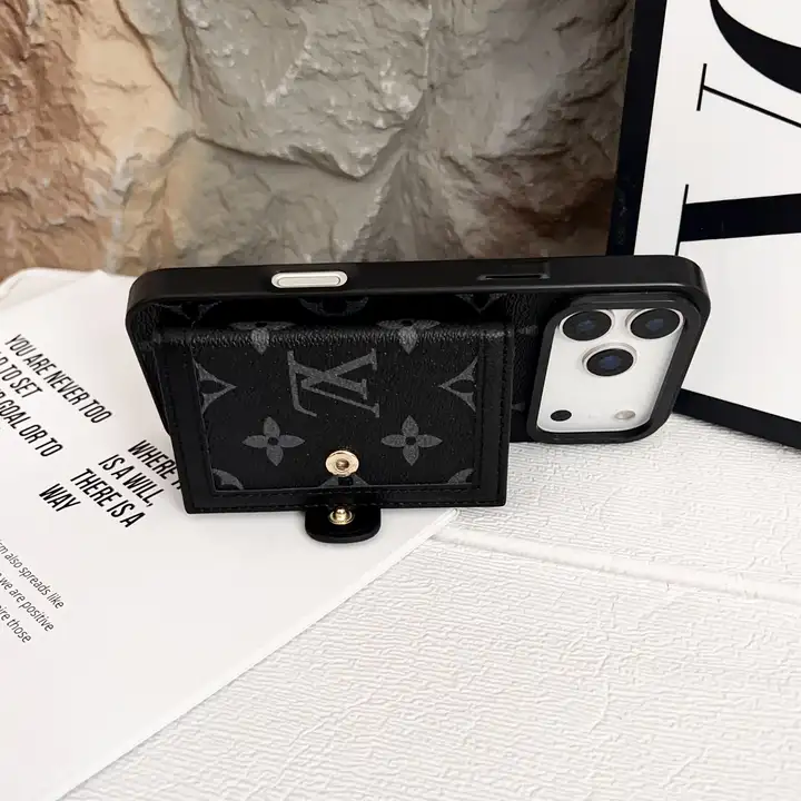 gucci iphone17 proケース 背面収納