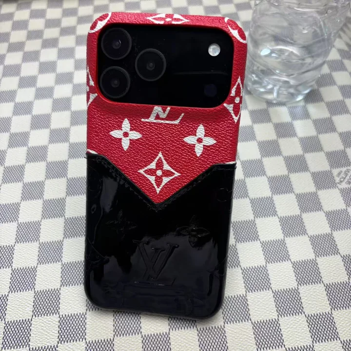 ブランド アイフォーン 15 スマホケース